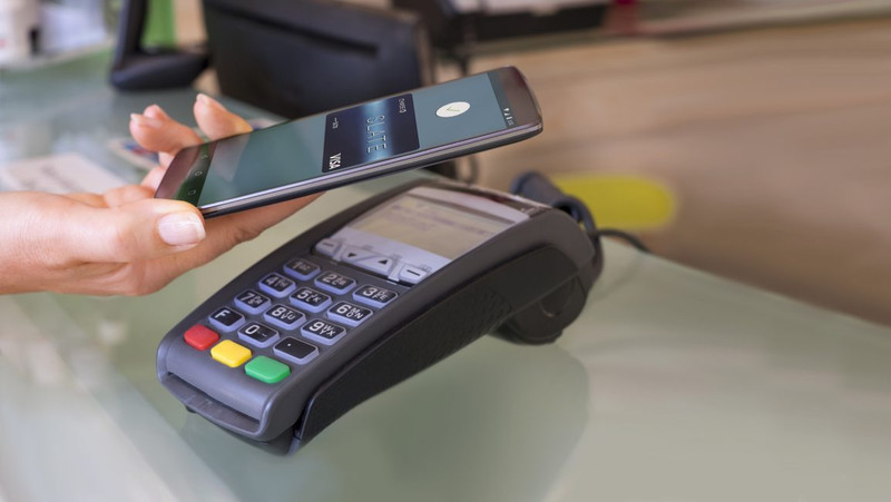 Правительство и Нацбанк утвердили III этап Госпрограммы по увеличению доли безналичных платежей в КР на 5 лет &mdash; Tazabek