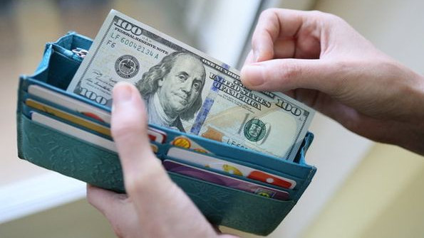 «Курс валют»: Доллар продается по 68,59 сома (график) — Tazabek