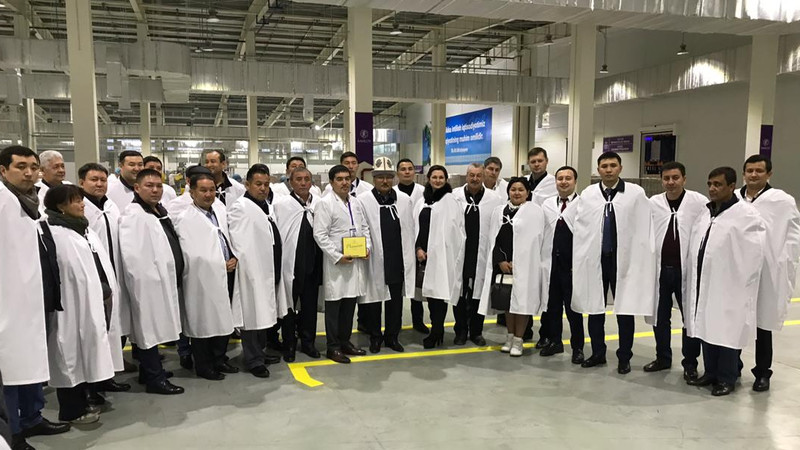 Делегация Кыргызстана обсуждает в Ташкенте вопросы сотрудничества в сфере торговли, инвестиций и поставкам сельскохозяйственной продукции в Узбекистан &mdash; Tazabek