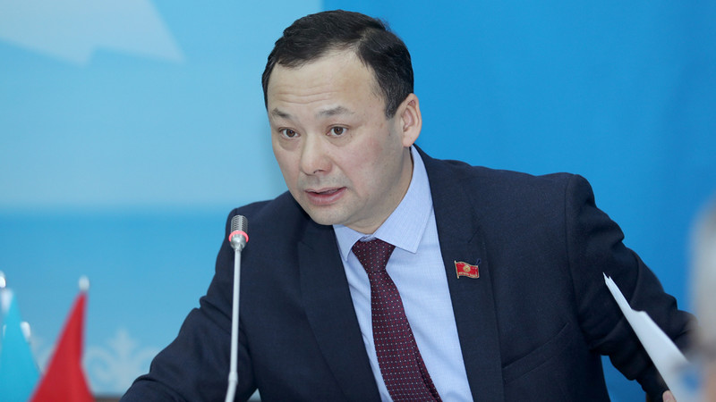 Депутат предлагает рассмотреть вопрос выданных бюджетных кредитов с участием правоохранительных органов &mdash; Tazabek