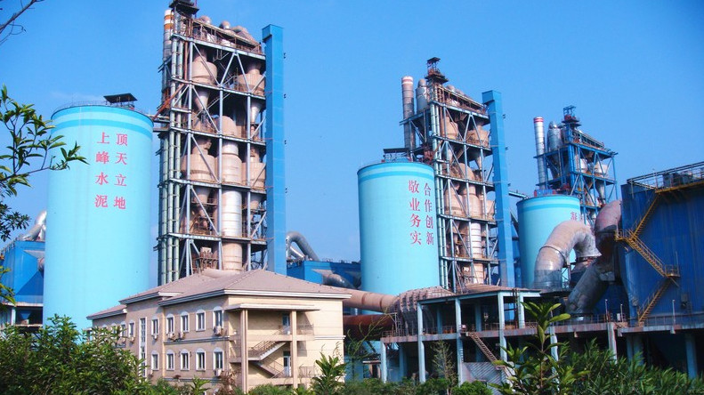 Депутат о китайском цемзаводе: Это из ряда вон выходящий случай, когда инвестор приходит в парламент &mdash; Tazabek