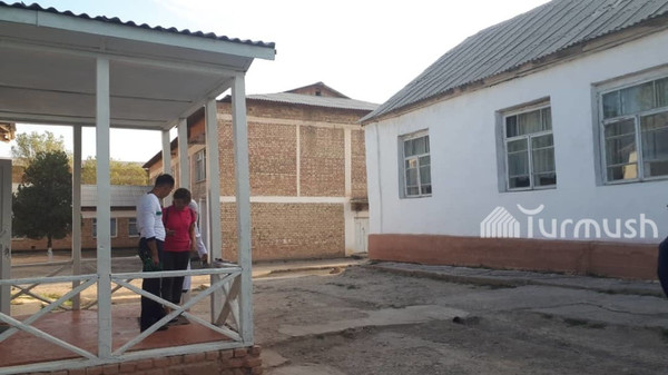 Ала-Букада бир короодо 2 мектеп иштейт. Анын канчалык зарылдыгы бар? (сүрөт)