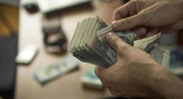 Расходы Аппарата правительства оказались на 86,5 млн сомов больше трат Аппарата президента (статьи расходов) &mdash; Tazabek