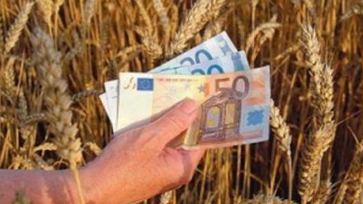 Депутат А.Артыков и замминистра сельского хозяйства Э.Чодуев поспорили об условиях польского кредита на 40 млн евро &mdash; Tazabek