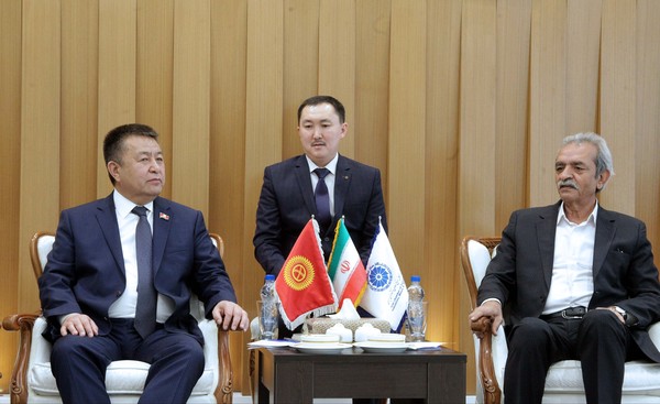 Спикер Ч.Турсунбеков обсудил с главой Торгово-промышленной палаты Ирана вопросы в сфере гидроэнергетики, сельского хозяйства и туризма &mdash; Tazabek