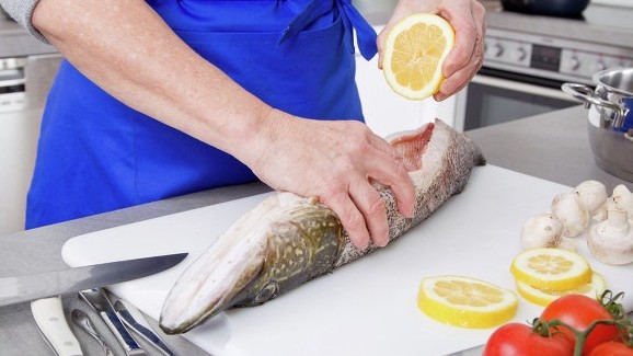 Кыргызстанцы в 20 раз меньше потребляют рыбу, чем россияне, - ЕЭК &mdash; Tazabek