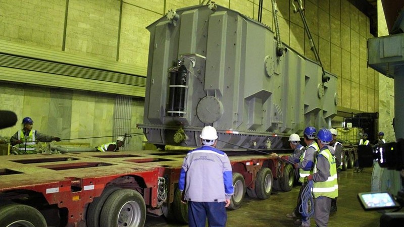 В рамках модернизации Токтогульской ГЭС прибыл новый блочный трансформатор (фото) &mdash; Tazabek