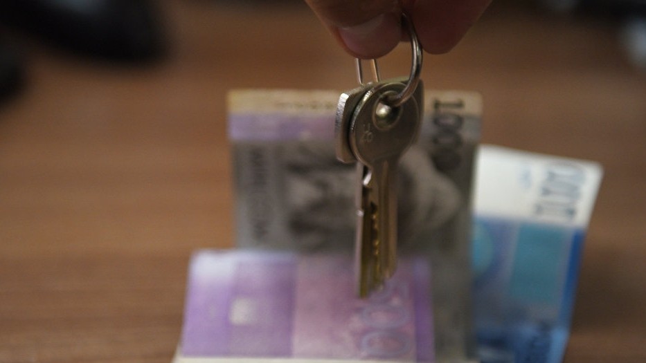 На 1 июня 2017 года по Кыргызстану выданы ипотечные кредиты на 8,8 млрд сомов &mdash; Tazabek