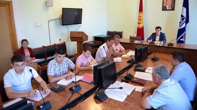 Мэрия отметила слабую работу налоговых служб по контролю над крупными налогоплательщиками &mdash; Tazabek