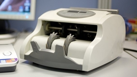 ЖК вернул в режим второго чтения законопроект о продлении освобождения комбанков от НДС при ввозе банковского оборудования &mdash; Tazabek