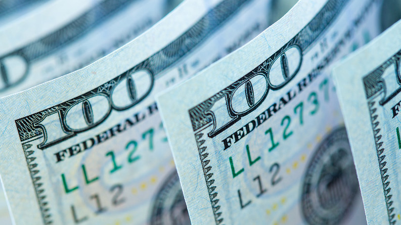 &laquo;Утренний курс валют&raquo;: Доллар США продается по 68,6 сома, рубль &mdash; по 1,01 сома &mdash; Tazabek