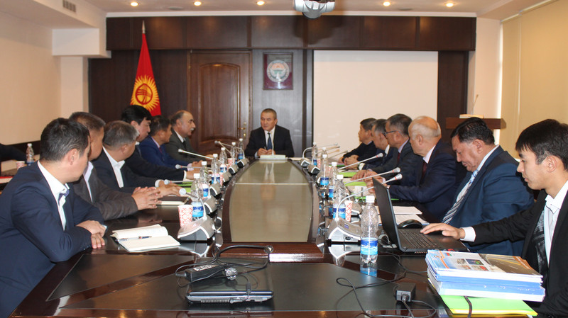 Депутат предлагает строить в Кыргызстане каменные дороги &mdash; Tazabek