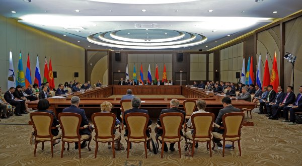Кыргызстан предлагает пересмотреть и упростить процедуры подготовки и принятия решений органами ЕАЭС &mdash; Tazabek