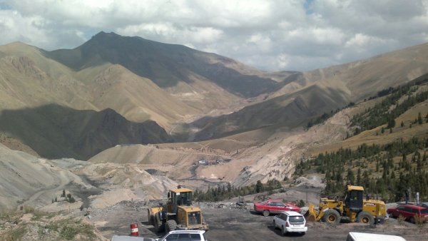 Правительство сегодня проводит переговоры с руководителями &laquo;Кумтора&raquo;, - депутат К.Рыспаев &mdash; Tazabek