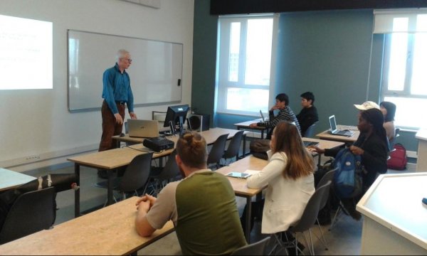 Координатор Центральноазиатской программы всемирного центра по агро-лесоводству Н.Сев посетил кафедру АУЦА &mdash; Tazabek