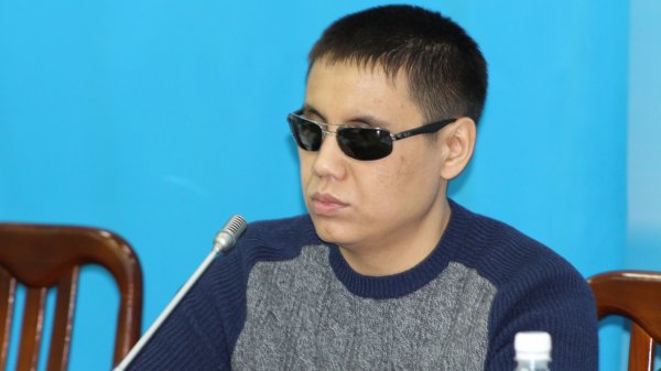 Бензин подорожает на 1 сом при отмене налога на транспорт и повышении ставки налога на ГСМ, - депутат Д.Бекешев — Tazabek