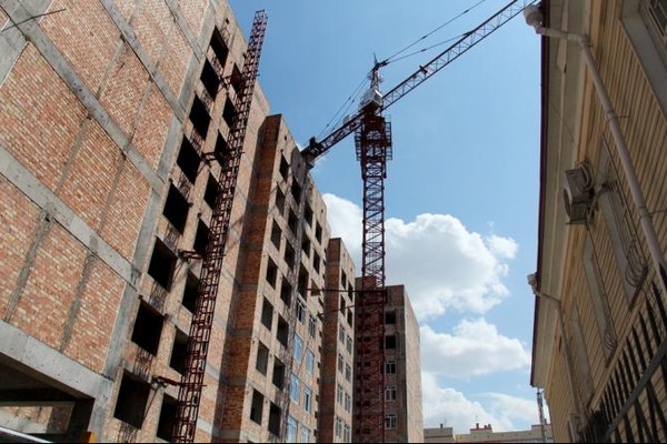 При передаче инженерных сетей застройщики подвергаются двойному налогообложению, - депутат &mdash; Tazabek