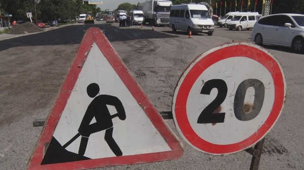 Фоторепортаж &mdash; Ямочный ремонт на участках автодороги Бишкек&mdash;Кара-Балта &mdash; Tazabek