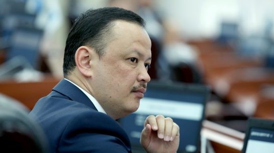 Депутат возмутился отсутствием обещанных ответов от министерств &mdash; Tazabek