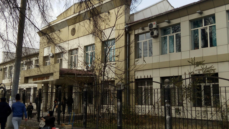 Дело по швейной фабрике ВЛКСМ: Представитель АКИpress А.Алагушев в Ленинском суде выразил возражение иску и привел обоснования &mdash; Tazabek