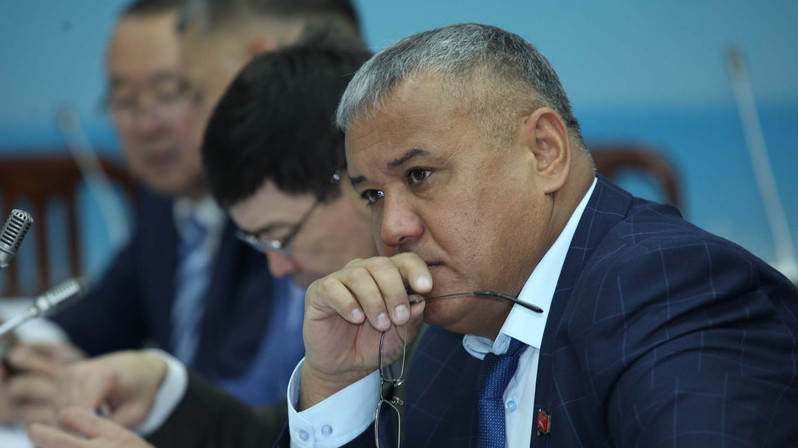 Депутат: Кто ответит, если объекты капвложений, которые уже 9 лет как не достраиваются, начнут разрушаться? &mdash; Tazabek