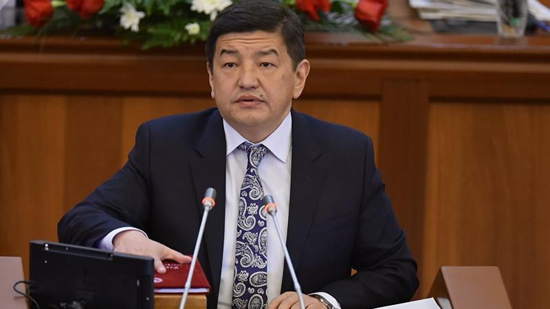 Депутат: Есть магазины, которые работают по патенту, но при этом мужские костюмы продаются по $1000, женские платья за $5-10 тыс. &mdash; Tazabek