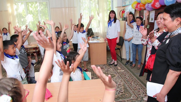 Бишкекте мектептик лагерлердин ачылыш аземи болуп өттү