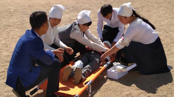 Ысык-Көлдөгү мектептерде кырсыктардын тобокелин азайтуу боюнча иш-чаралар өтүүдө (сүрөт)