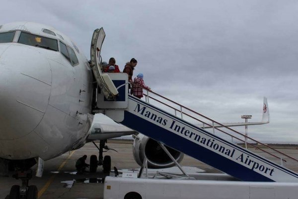 Фото &mdash; В Международном аэропорту &laquo;Манас&raquo; состоялась экскурсия для детей &mdash; Tazabek