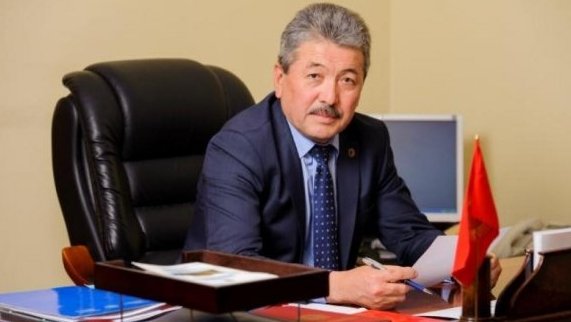 Минфин в республиканском бюджете на 2017 год заложил курс доллара в 72,7 сомов — Tazabek