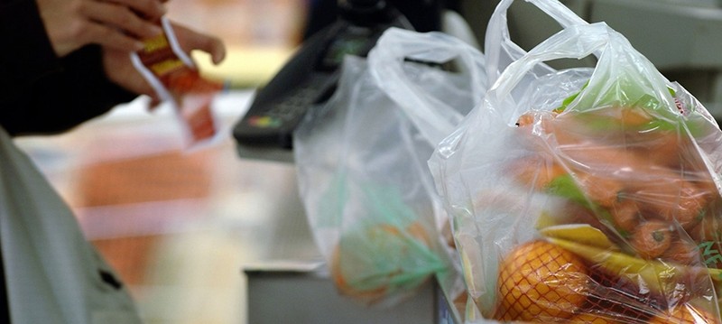 Запрет на полиэтиленовые пакеты: Переход на бумагу увеличит стоимость пакетов до 10 сомов &mdash; Tazabek
