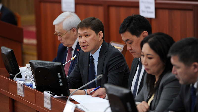 Мы смогли извлечь позитивные вещи из соглашения по Кумтору от 2009 года, - премьер С.Исаков &mdash; Tazabek