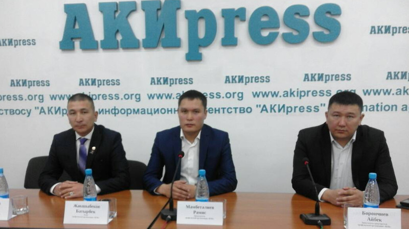 С.Исаков дал обещания, которые на сегодня начали выполняться, - глава профкома «Кумтора» Р.Мамбеталиев — Tazabek