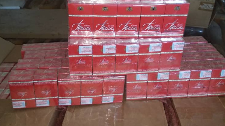 Депутат &mdash; Генпрокуратуре: Чтобы не платить 18% НДС в России, сигареты провозятся транзитом через Кыргызстан в Таджикистан, но затем выгружаются в РФ &mdash; Tazabek