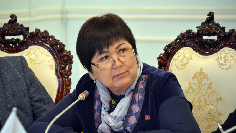 Депутат о госипотеке: Есть ли зарплата в 16 тыс. сомов у наших медиков, учителей, государственных и муниципальных служащих? &mdash; Tazabek