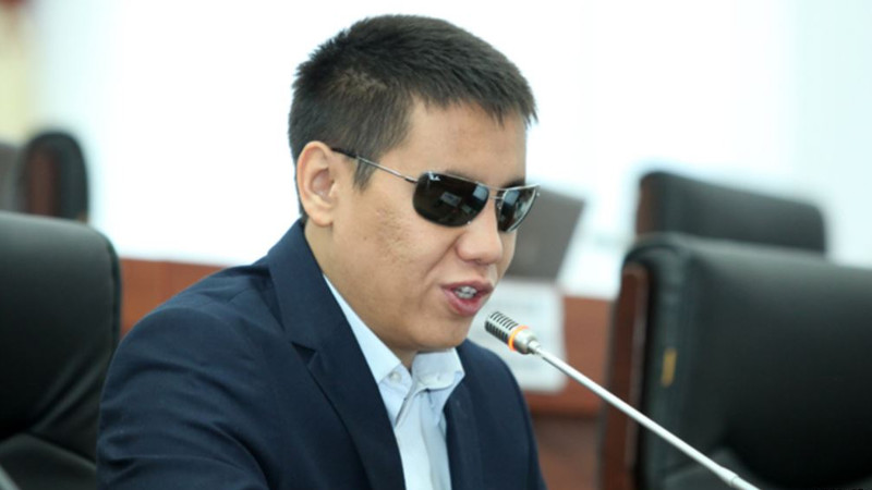 Сегодня богато живут предприниматели и чиновники, которые в свое время кого-то похвалили или поругали, - депутат &mdash; Tazabek