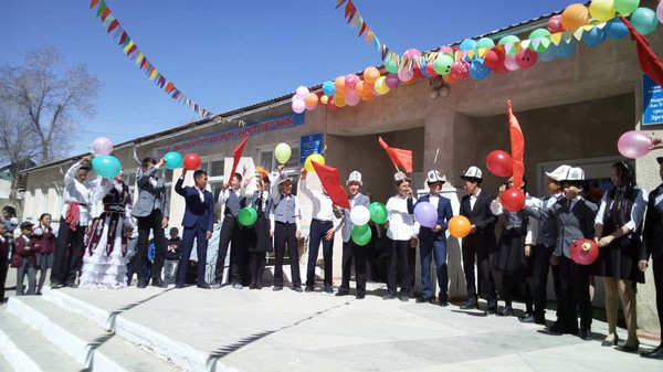 Кош-Дөбөдөгү мектепте тарыхый окуялардын кербени жүрдү (сүрөт)