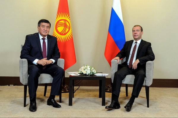 С.Жээнбеков и Д.Медведев обсудили техоснащение границ ЕАЭС и расширение рынка селхозпродукции Кыргызстана &mdash; Tazabek