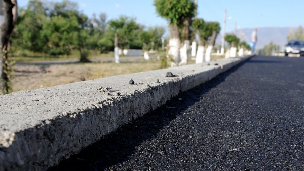 Фото — Завершена укладка асфальта на участке автодороги Тамчы—Корумду в районе Ипподрома — Tazabek
