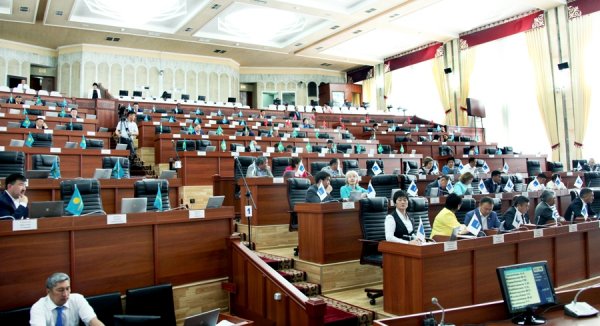 Жогорку Кенеш отложил на неделю заслушивание информации в СМИ о том, что ряд депутатов имеют долю в MegaCom и вопрос создания депутатской комиссии &mdash; Tazabek