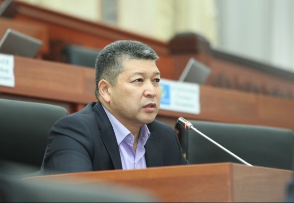 Депутат З.Жамалдинов попросил Минтранс обратить внимание на качество строительства дороги Север &mdash; Юг, сказав, что на каждый км расходуется 136 млн сомов &mdash; Tazabek