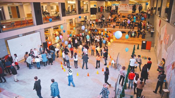 В АУЦА прошла &laquo;Ярмарка прав человека&raquo; &mdash; Tazabek