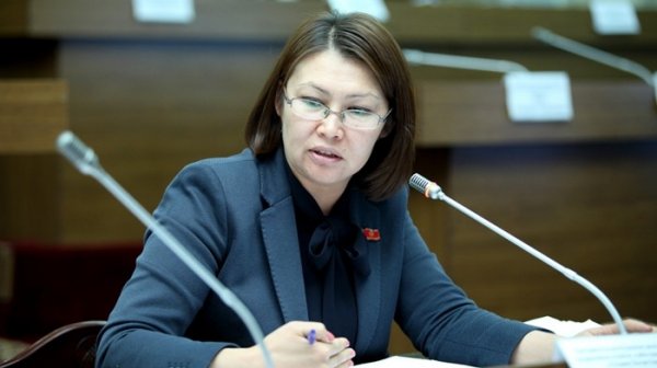 Депутат А.Омурбекова возмущается, что правительство готово изыскать 70 млн сомов на гослотерею, а на сельхозкредиты не находит средства &mdash; Tazabek