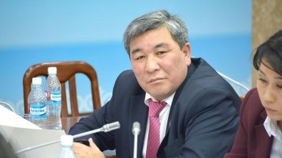 Депутат Р.Момбеков: Не один, а два министра ушло, а дорога Балыкчы&mdash;Корумду так и не завершена &mdash; Tazabek