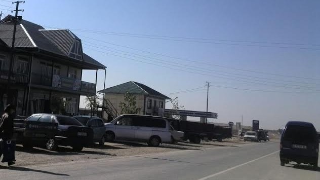 Минтранс после поправок в закон об автодорогах обяжет снести только те придорожные объекты, которые мешают дорожному движению &mdash; Tazabek