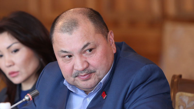 Депутат о ситуации в Тогуз-Торо: Инвестор вложил $11 млн, а ему кто ставит подножку? Аким и ребята из &laquo;Кыргызалтына&raquo; ходили и говорили не поддерживать (уточнено) &mdash; Tazabek