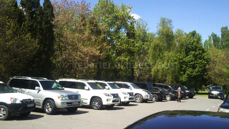 Правительство отозвало из Жогорку Кенеша законопроект о налоге &laquo;на роскошь&raquo; &mdash; на авто с крупным объемом двигателя &mdash; Tazabek