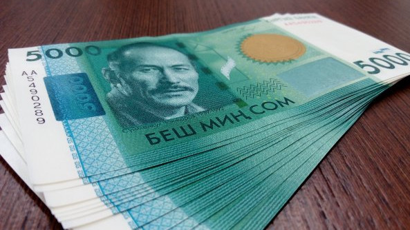 За 2 месяца заработная плата кыргызстанца составила 14,5 тыс. сома &mdash; Tazabek