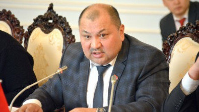 Члены фракции СДПК задавали много вопросов кандидату на пост главы правительства, в том числе и по ТЭЦ Бишкека и про Кумтор, - депутат К.Рыспаев — Tazabek