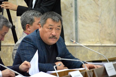 Депутат &mdash; членам правительства: Прекратите льстить депутатам и говорить &laquo;какой хороший вопрос вы задали&raquo; &mdash; Tazabek